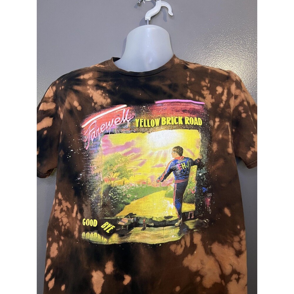Elton John Shirt Mens Large Brown Farewell Yellow Brick Road 2022 Graphic Tee
